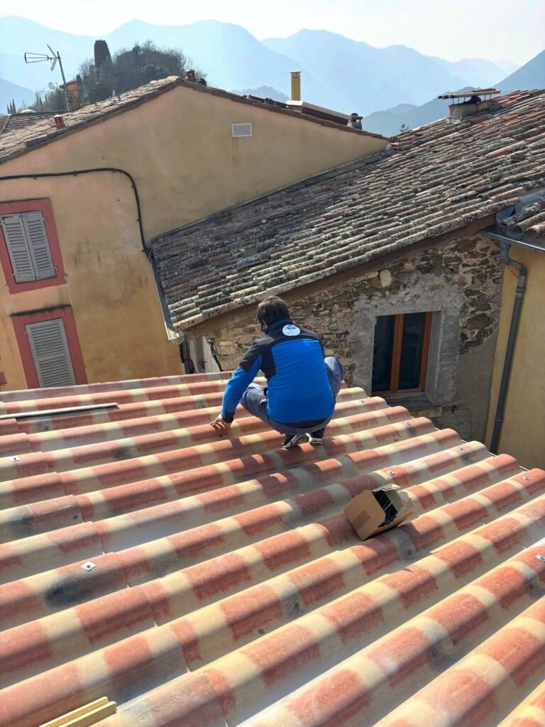 Couvreur zingueur — Couvreur Lugrin