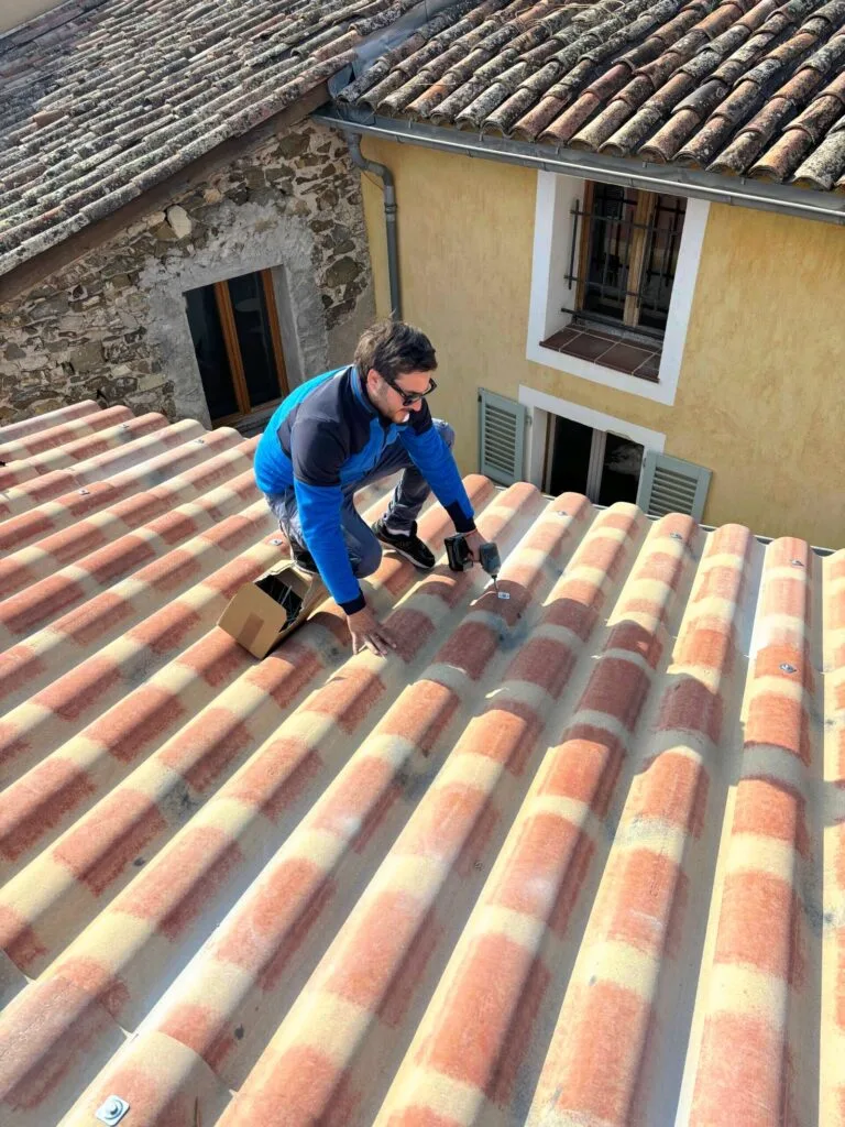 Réagir vite après un sinistre — Couvreur Lugrin