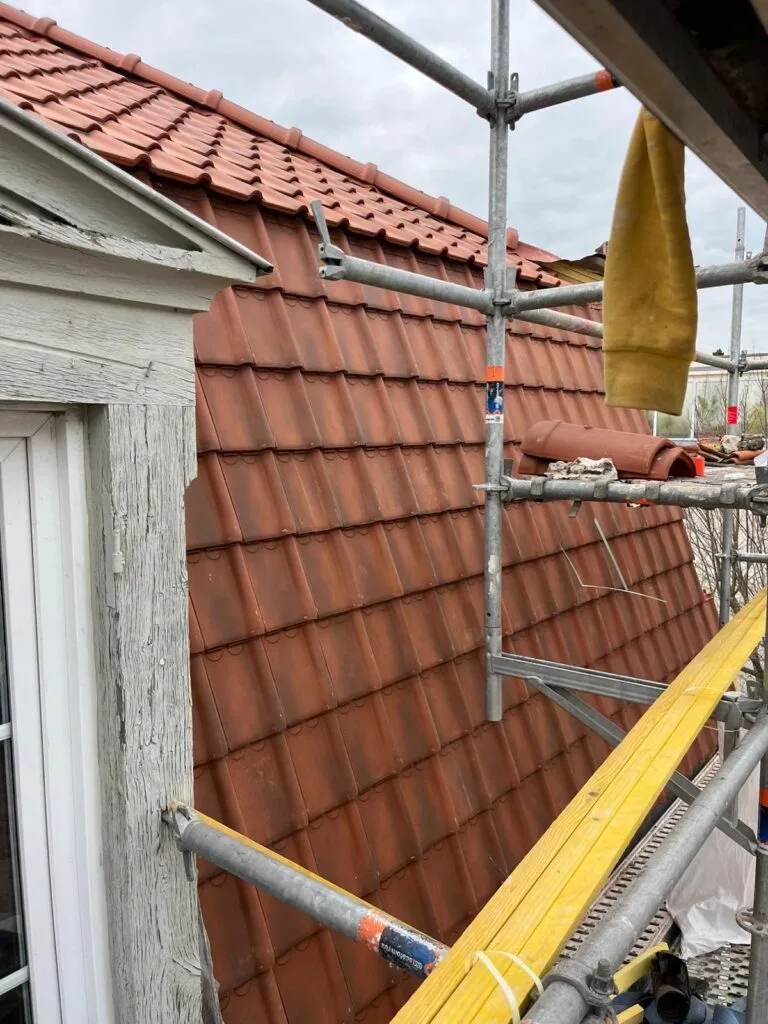 Rénovation de lucarne — Couvreur Lugrin